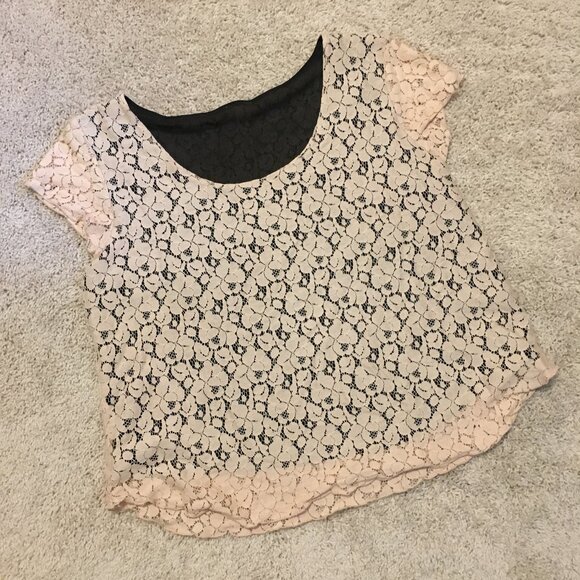 Champagne Pink Floral Lace Short Sleeve Top - Picture 10 of 15